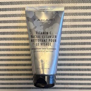 Tahari Beauty New, sealed Vitamin C Facial Cleanser. 5 oz.